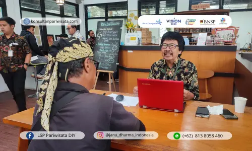 syarat menjadi konsultan pariwisata