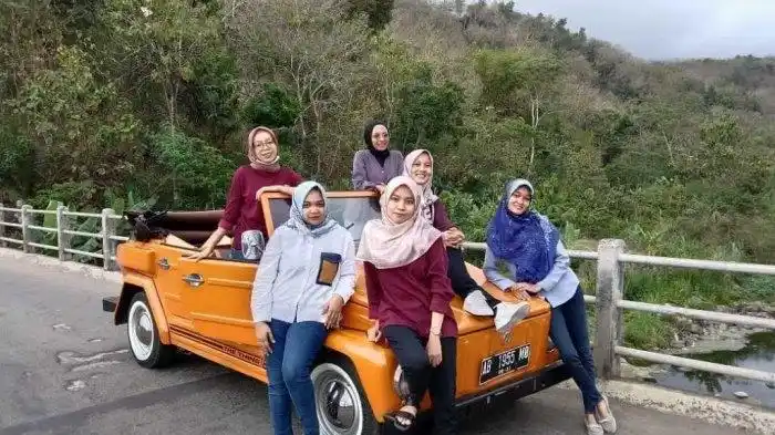 wisata naik mobil vw berkeliling umkm kulon progo

