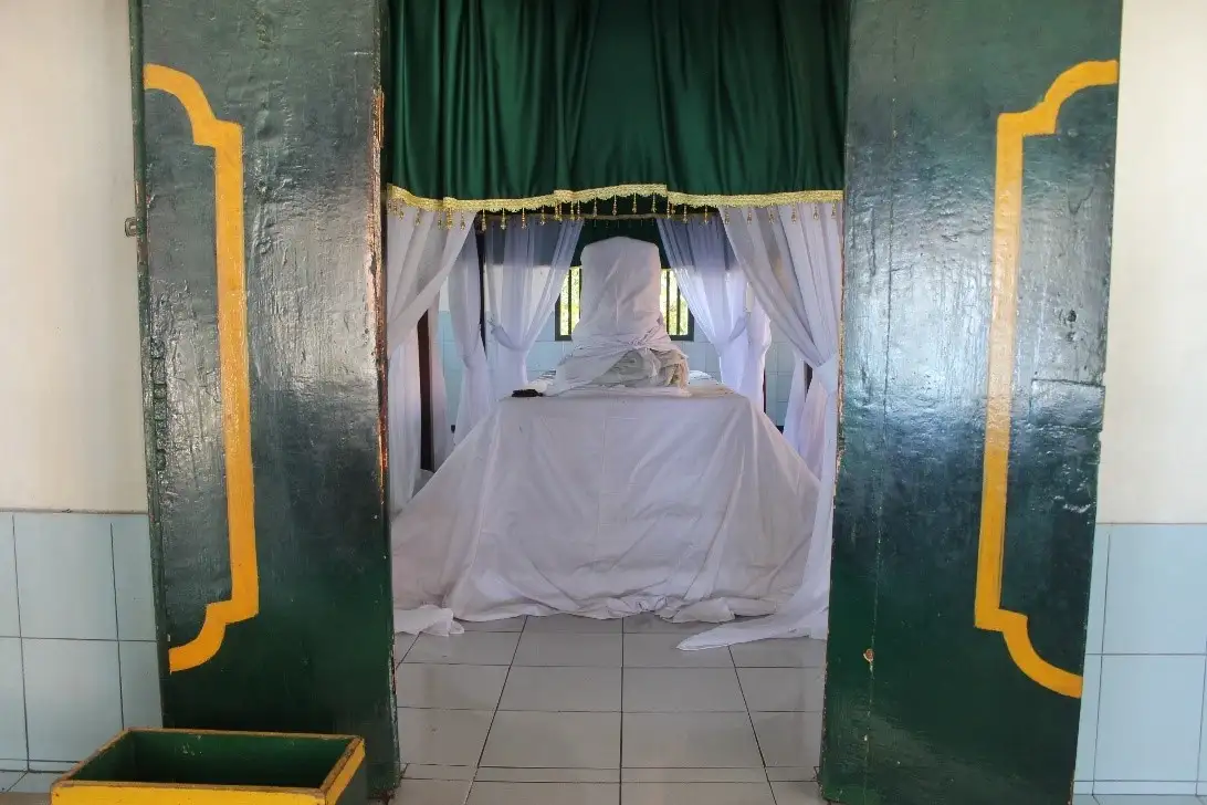 wisata ziarah jogja makam syekh maulana maghribi