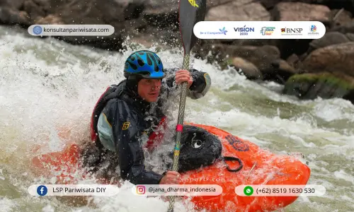 Sertifikasi Junior Guide Wisata Olahraga Air Kayaking Resmi BNSP