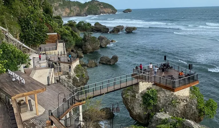 on the rock gunungkidul by vernandaaa agus gmaps